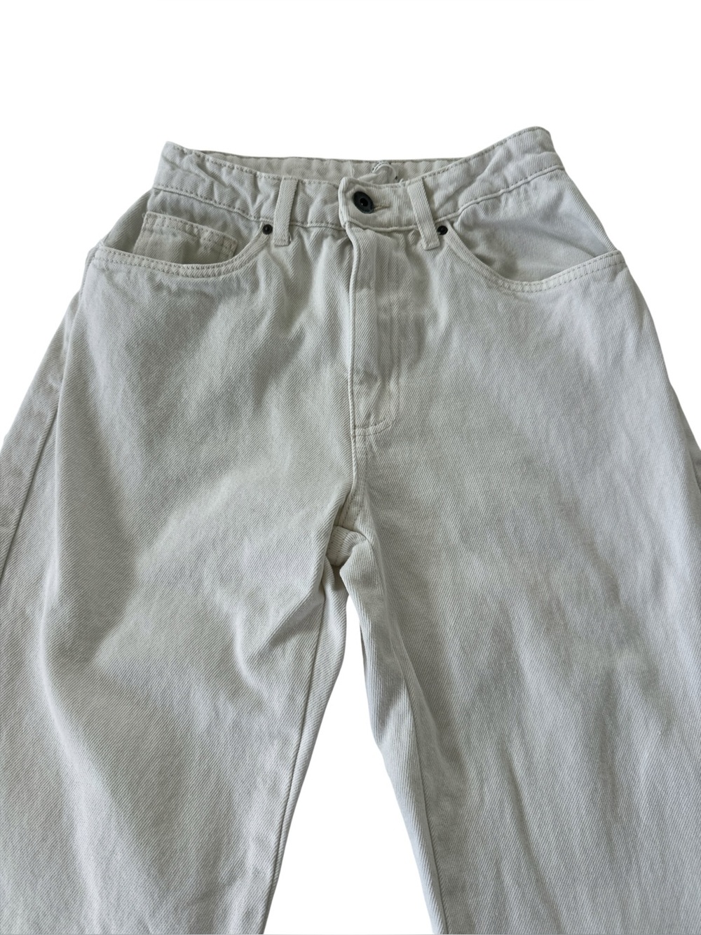 Cotton On mid rise straight leg jeans in white - Picture 7 of 13